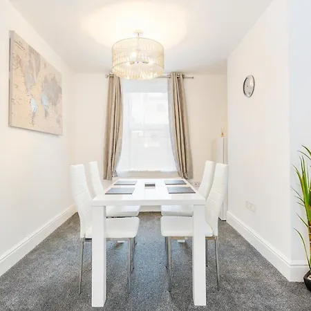 Cozy 2 Bedroom House In The Heart Of For 4 People * 布里斯托