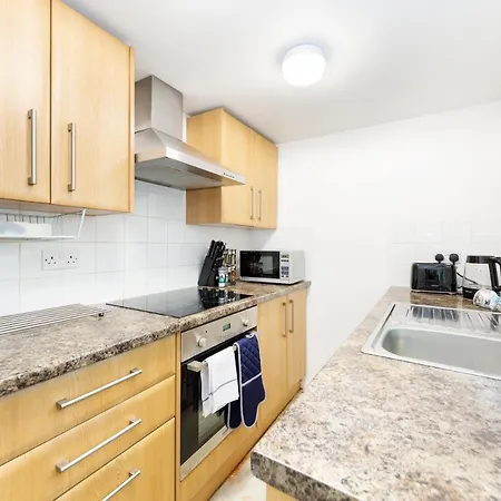 Cozy 2 Bedroom House In The Heart Of For 4 People 度假居 *